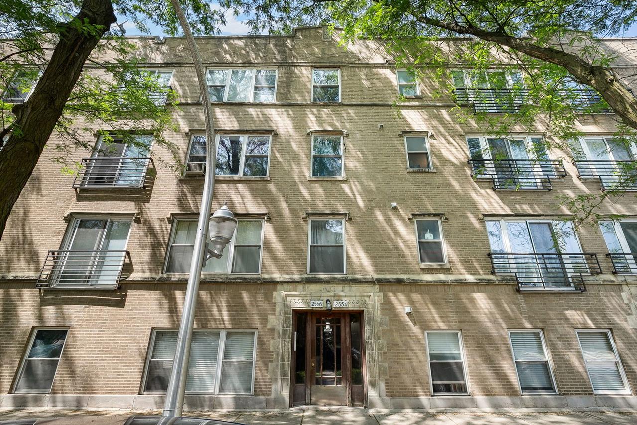 2554 W Rosemont Ave. #3, Chicago, IL 60659