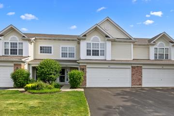 905 Huntington Dr., Elk Grove Village, IL 60007