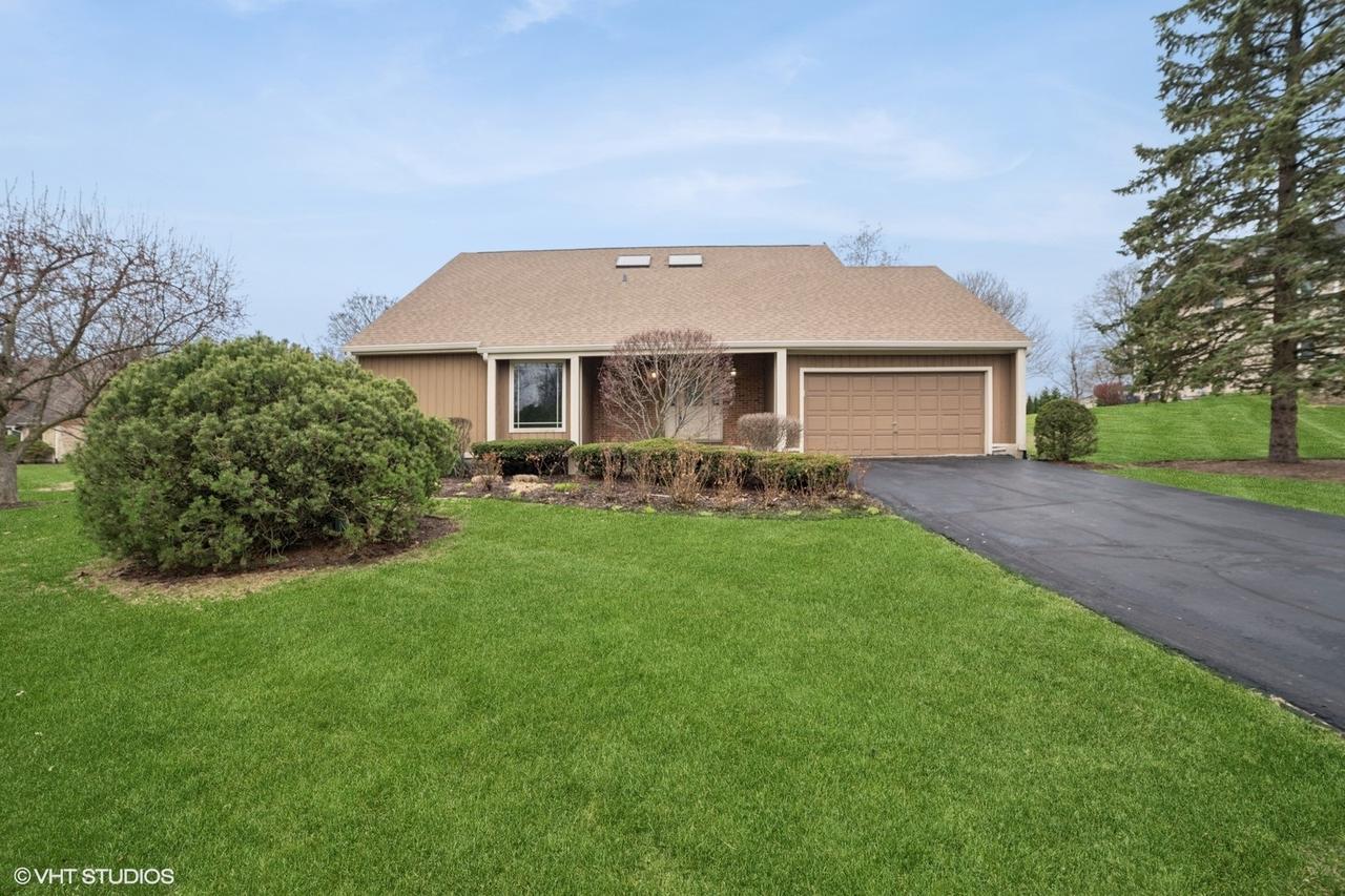 13 Chipping Campden Dr., South Barrington, IL 60010