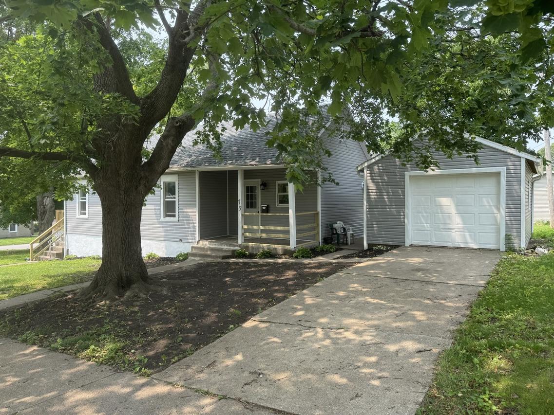 73 4th St., Lasalle, IL 61301