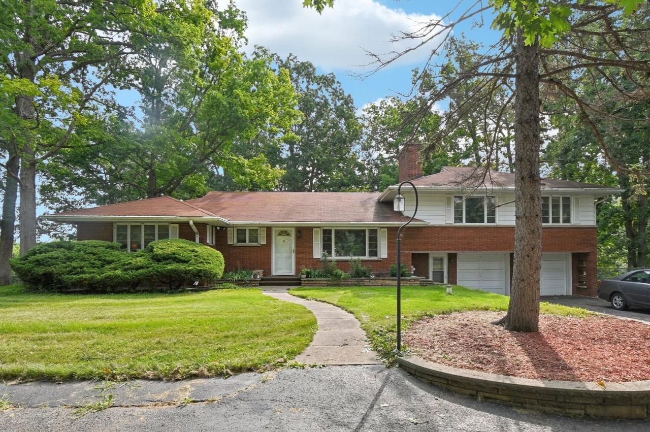 38683 N Lewis Ave., Beach Park, IL 60099