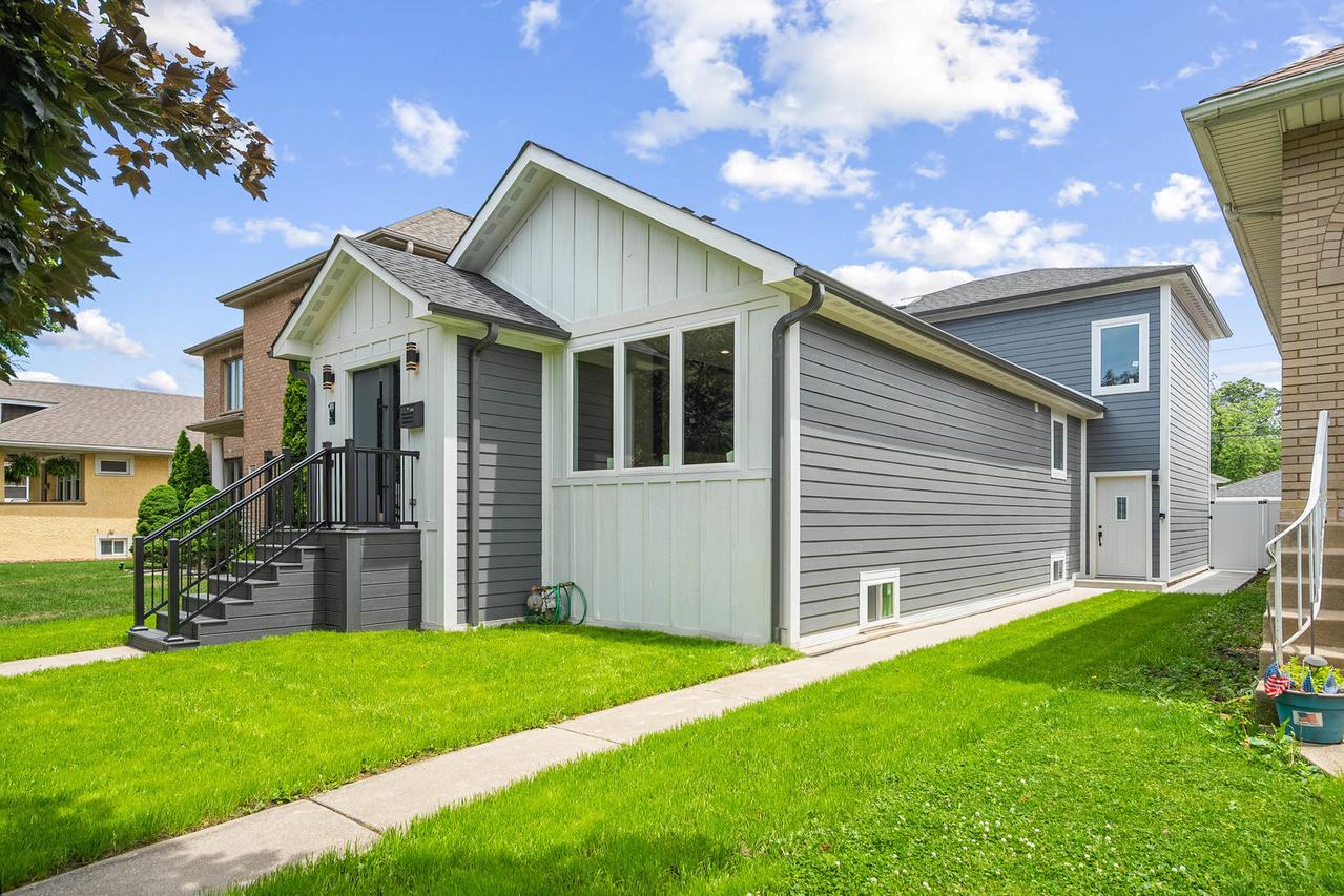 2563 Maple St., River Grove, IL 60171