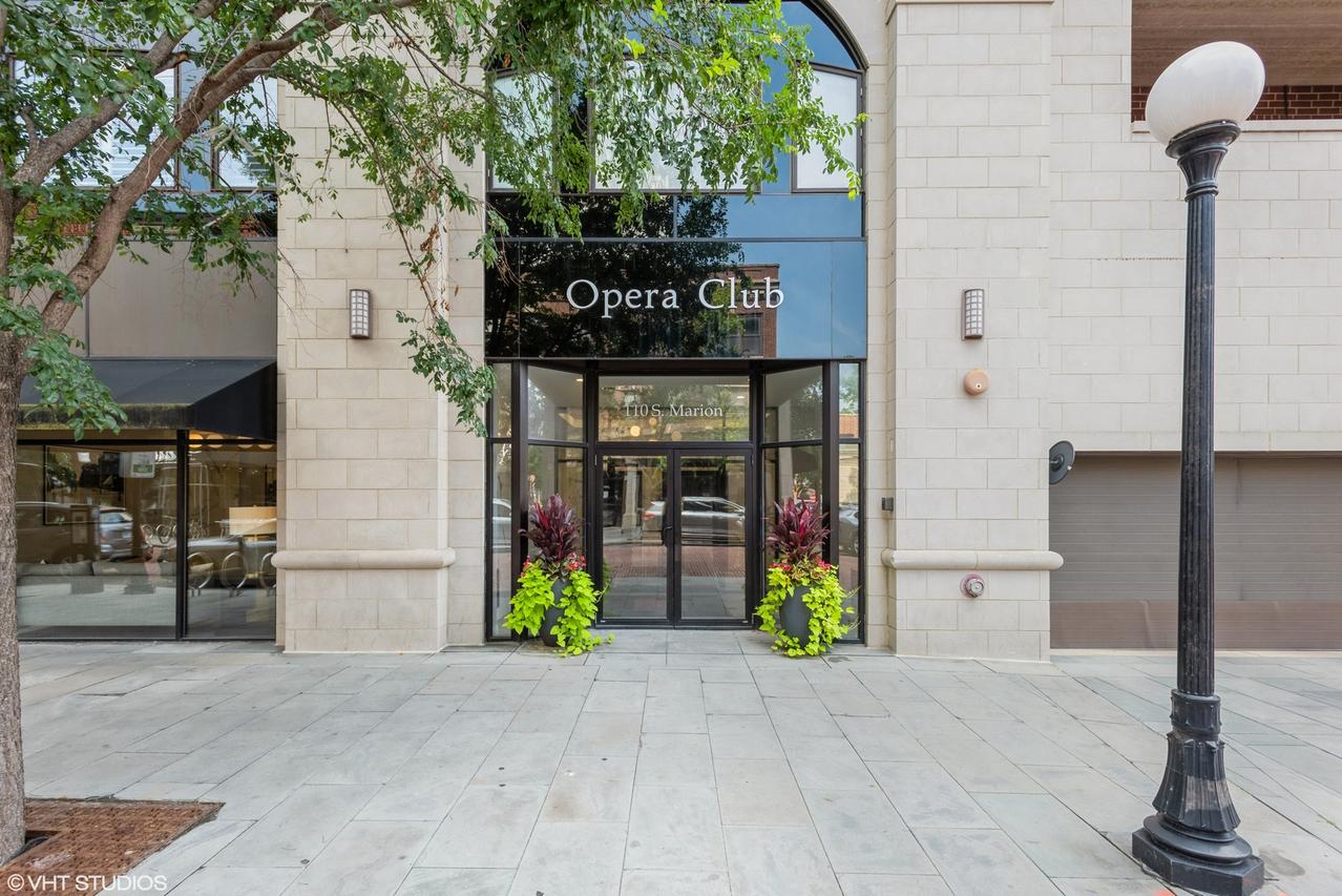 110 S Marion St. #304, Oak Park, IL 60302