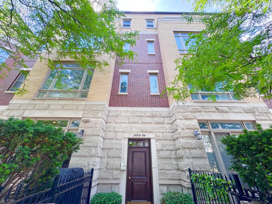 3454 N Ashland Ave. #4S, Chicago, IL 60657