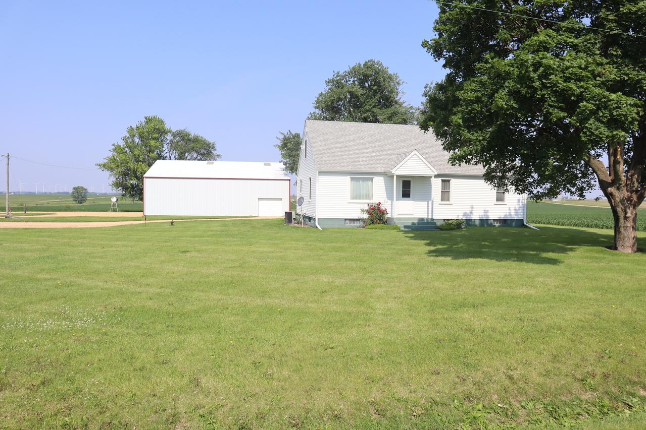 24871 1800 St., Walnut, IL 61376