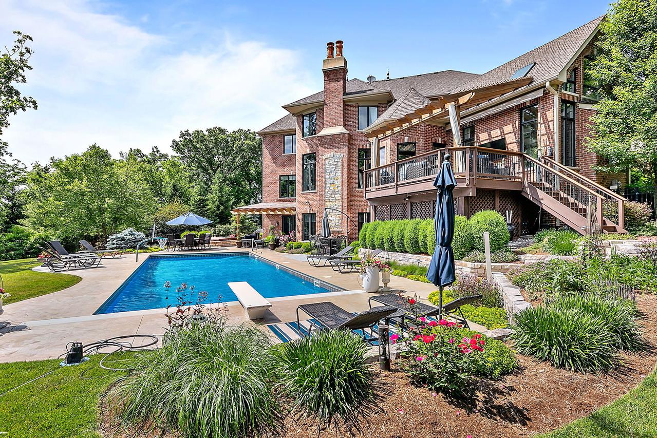 6N593 Denker Rd., St. Charles, IL 60175