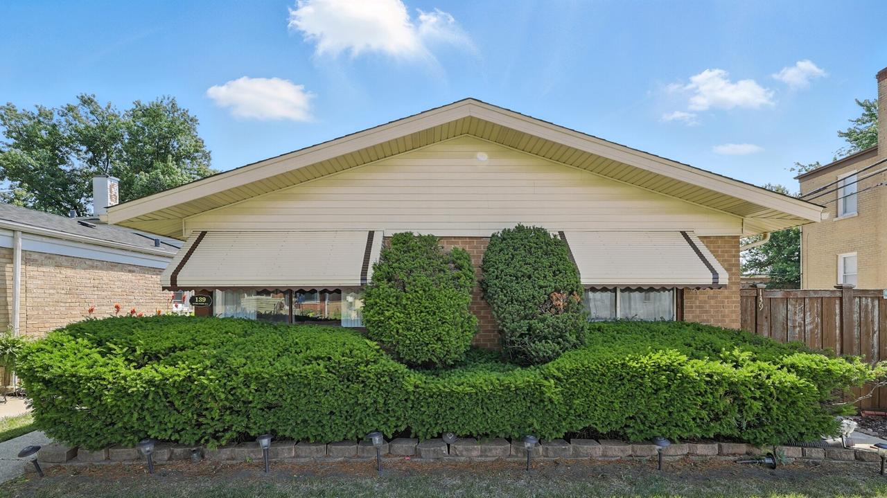 139 Hyde Park Ave., Bellwood, IL 60104