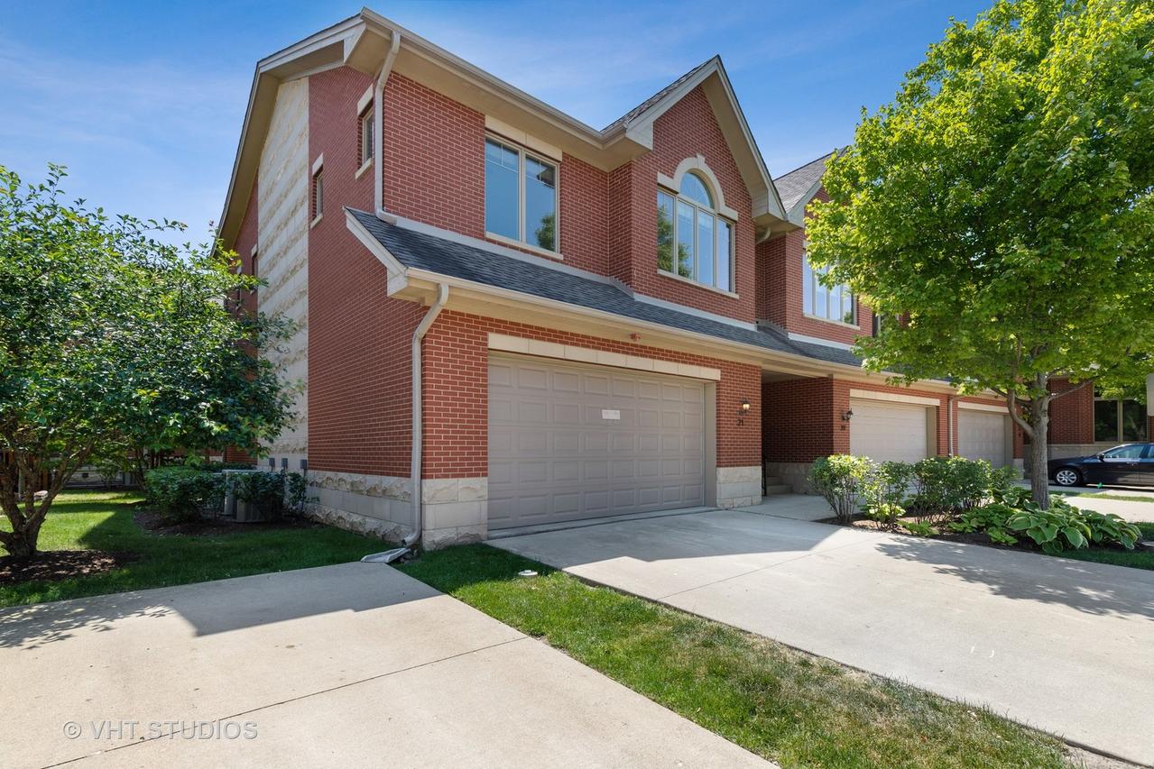 21 Northfield Ter., Wheeling, IL 60090