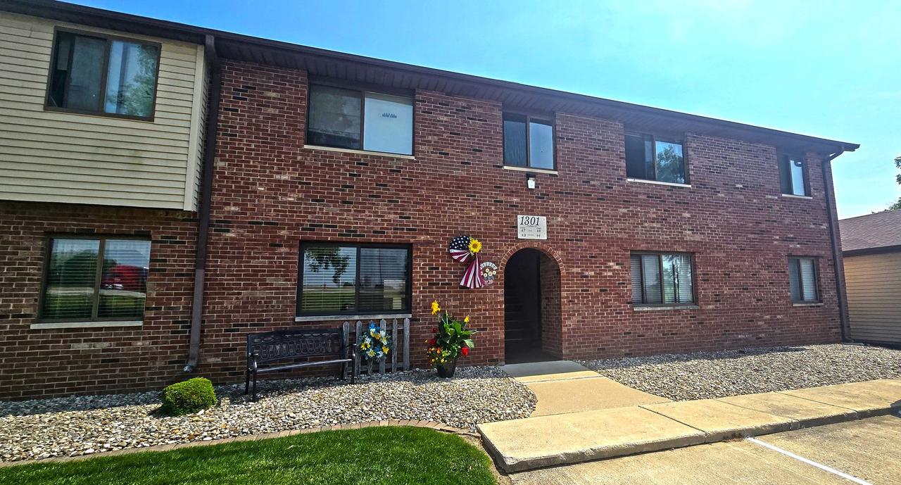 1301 Clifford Ave. #8, Urbana, IL 61802