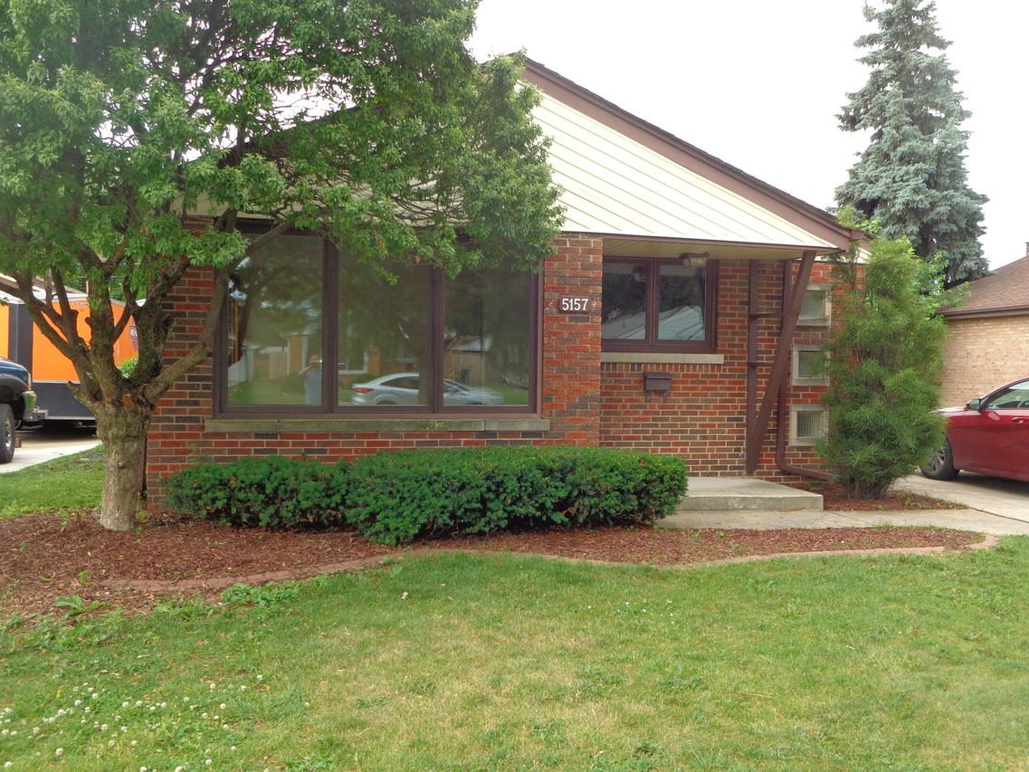 5157 W 90th St., Oak Lawn, IL 60453