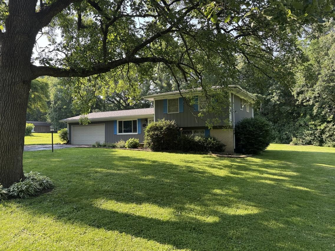 15376 Mountain View, Heyworth, IL 61745