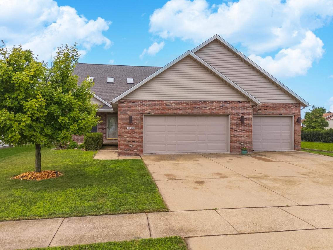 3105 Sable Oaks Rd., Bloomington, IL 61704