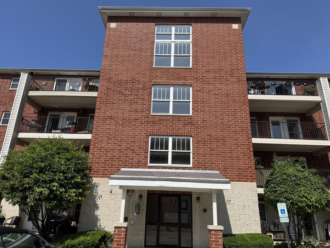 237 N Mill Rd. #14, Addison, IL 60101