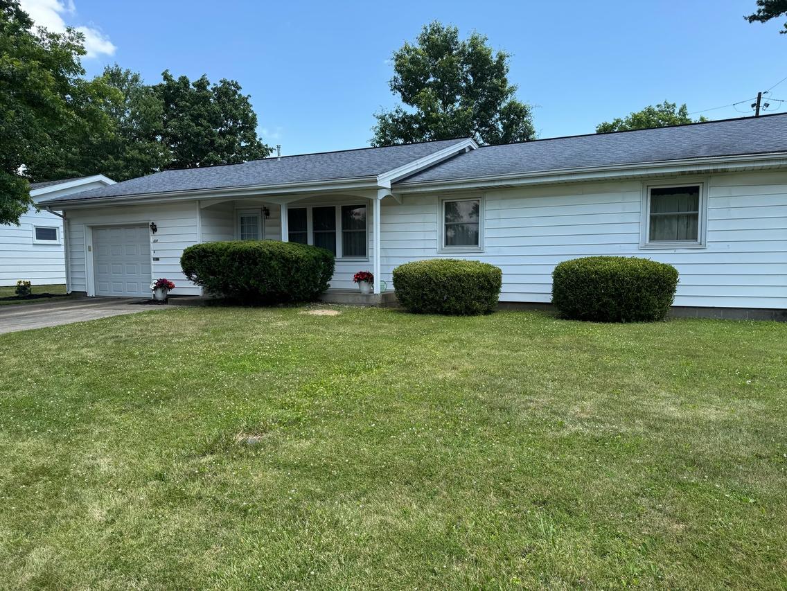 824 Kenton Dr., Charleston, IL 61920