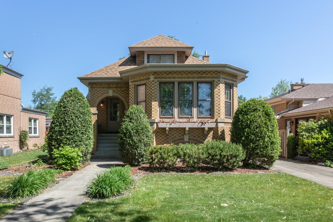 1806 Woodland Ave., Park Ridge, IL 60068