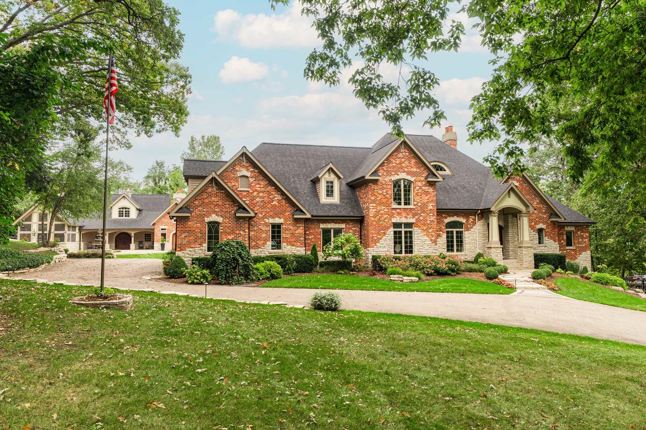 7N230 Sims Ln., St. Charles, IL 60175