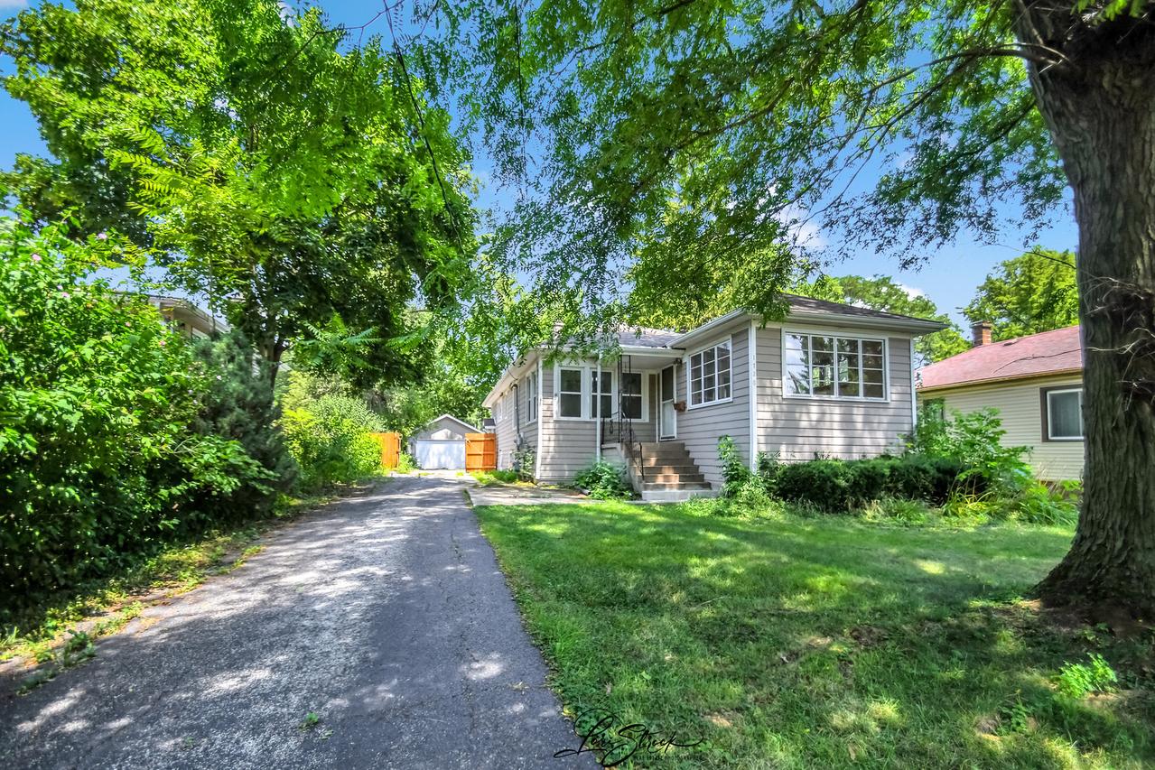 1728 Olive Rd., Homewood, IL 60430