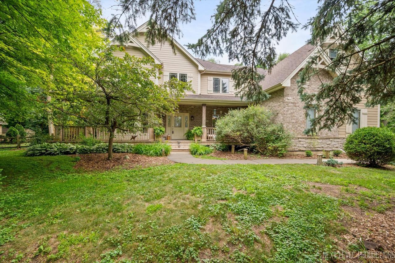 7N107 Hastings Dr., St. Charles, IL 60175