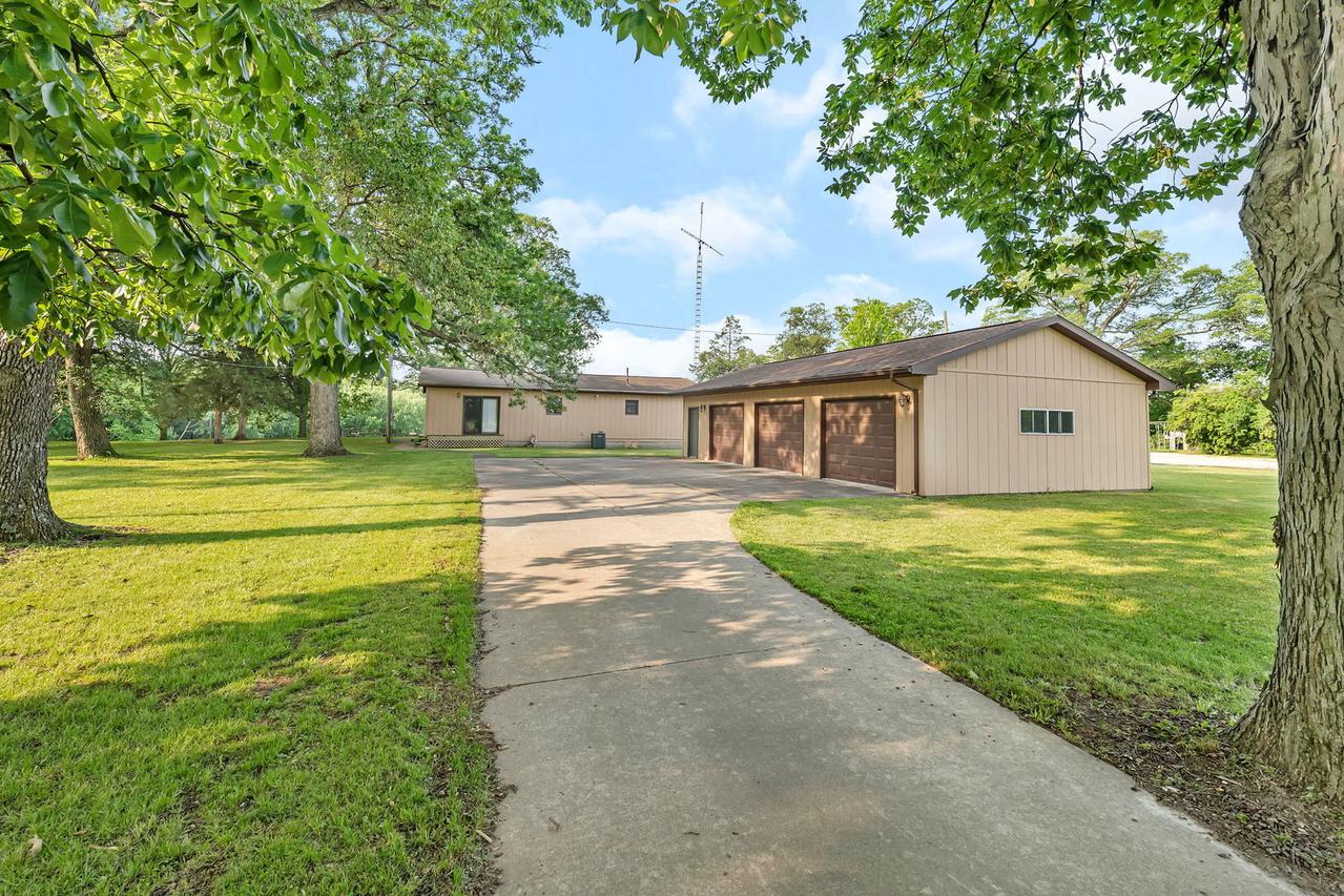 6828 E 2925 North Rd., Cornell, IL 61319