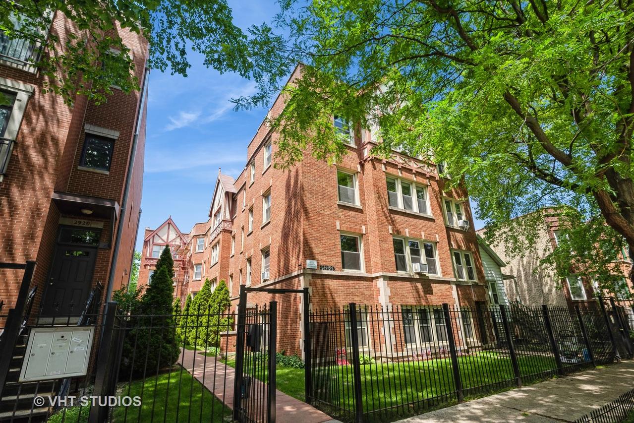 2924 N Sacramento Ave. #2W, Chicago, IL 60618