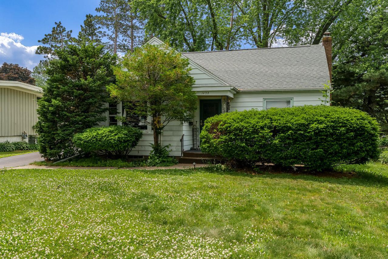 1422 S Burchard Ave., Freeport, IL 61032