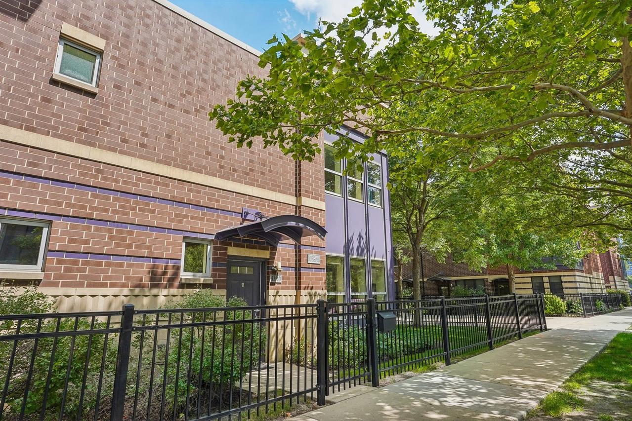 1159 N Hudson St. #1-101, Chicago, IL 60610