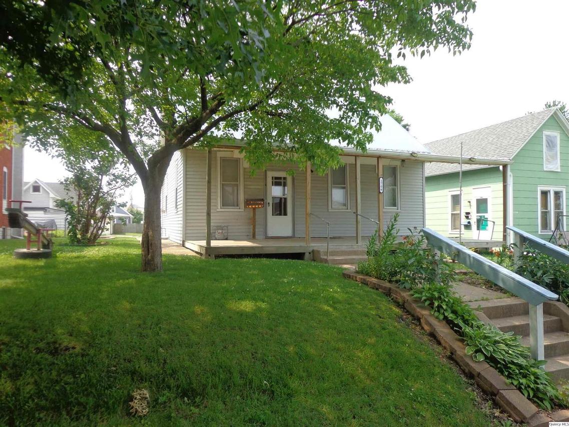 1706 Chestnut St., Quincy, IL 62301