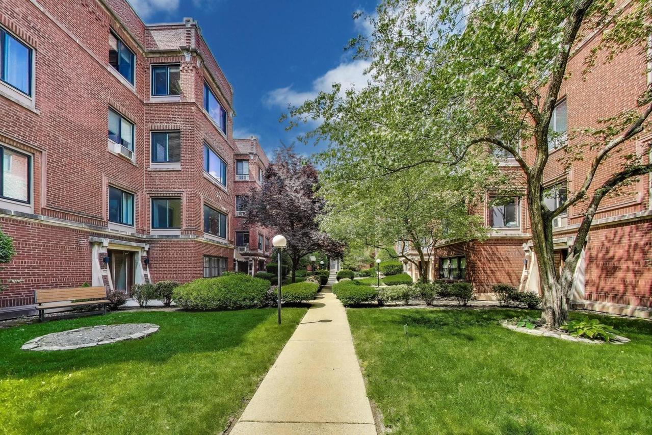 906 W Sunnyside Ave. #2A, Chicago, IL 60640