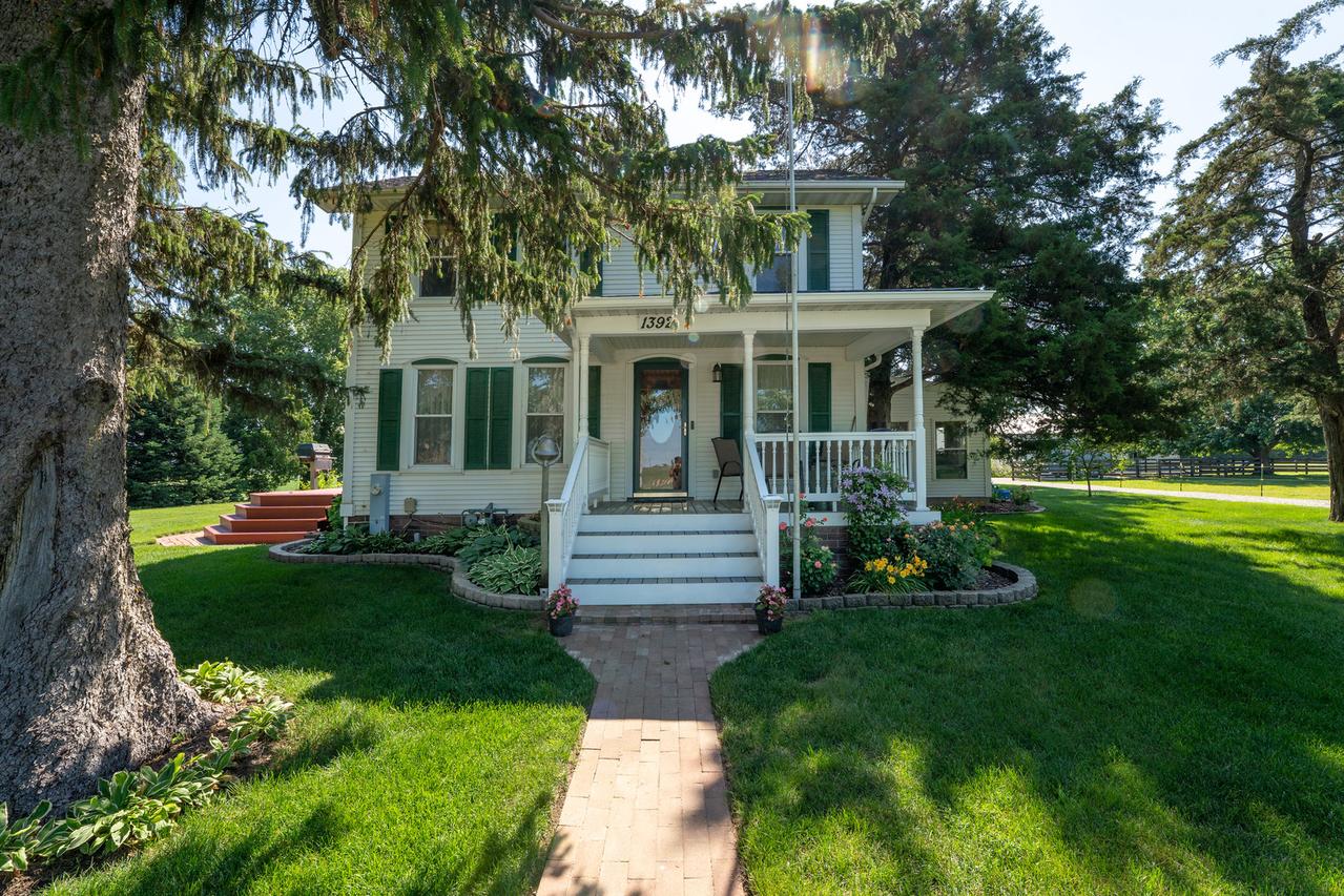1392 Red Brick Rd., Dixon, IL 61021