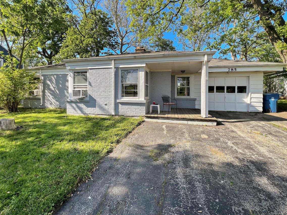 785 Saint Andrews Dr., Crete, IL 60417