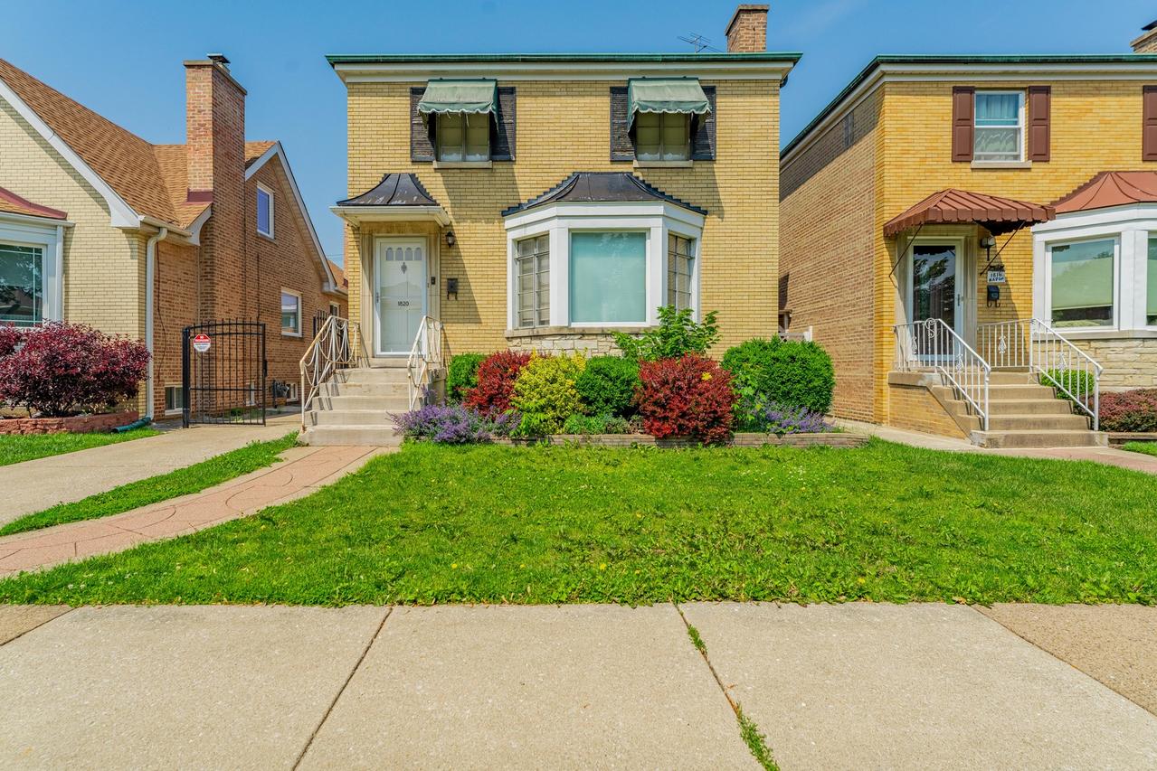 1820 Maple Ave., Berwyn, IL 60402