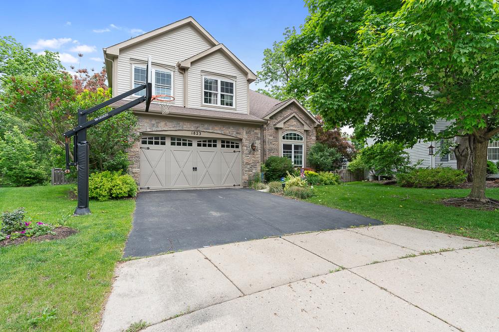 1823 S Robin Ct., Libertyville, IL 60048