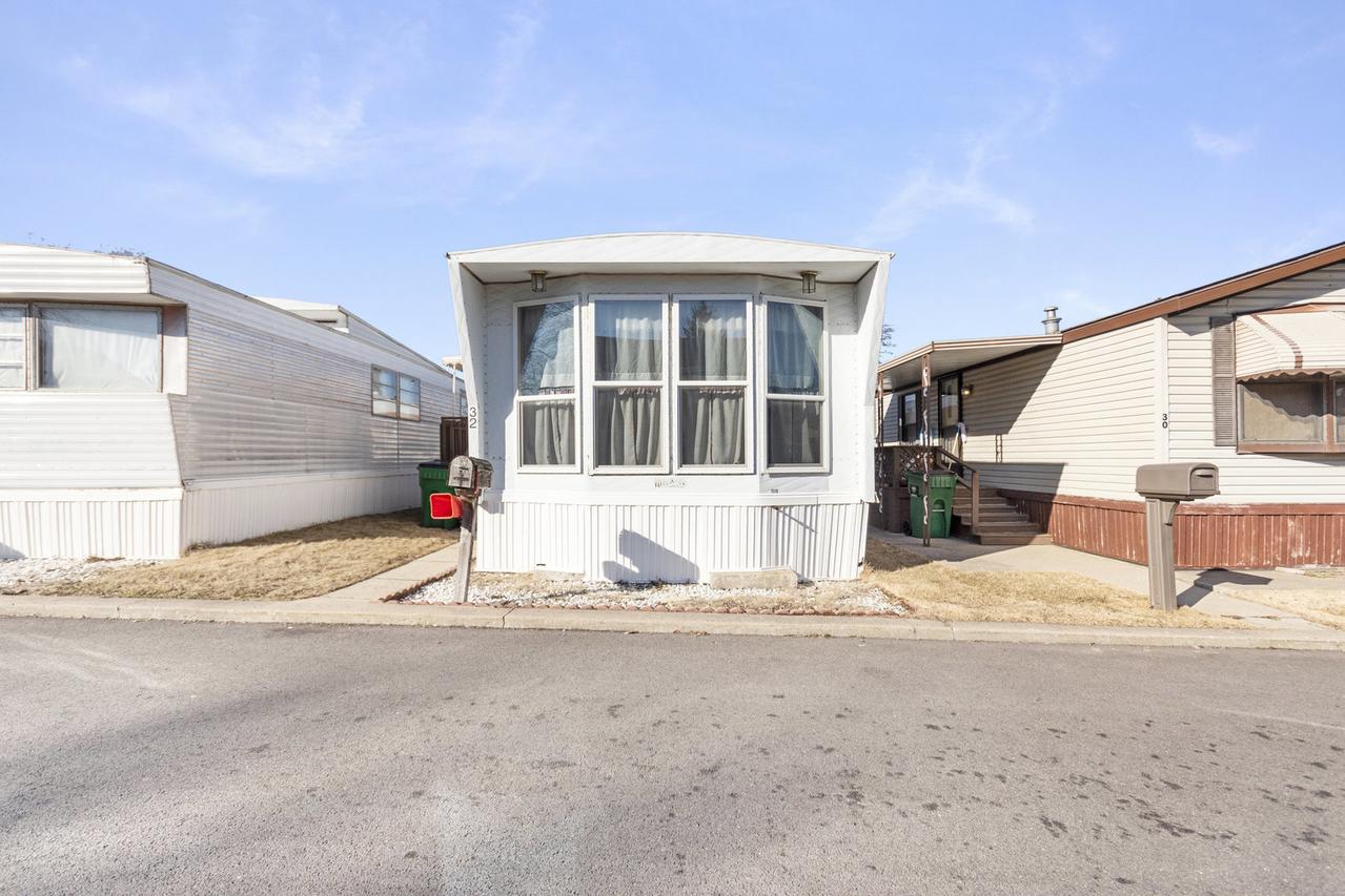 32 Elm St., Countryside, IL 60525