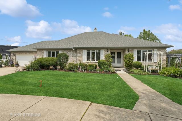 216 Rosewood Ct., Westmont, IL 60559