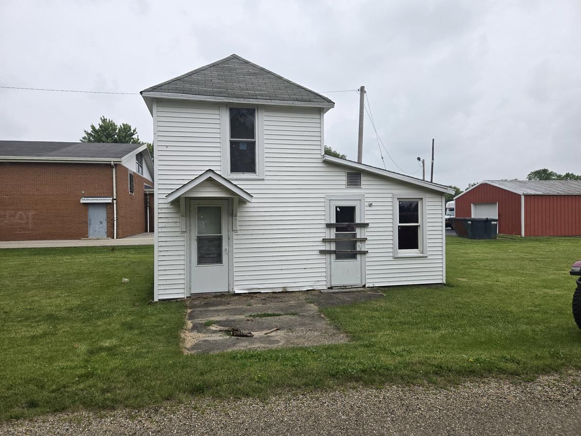101 Vine St., Ludlow, IL 60949