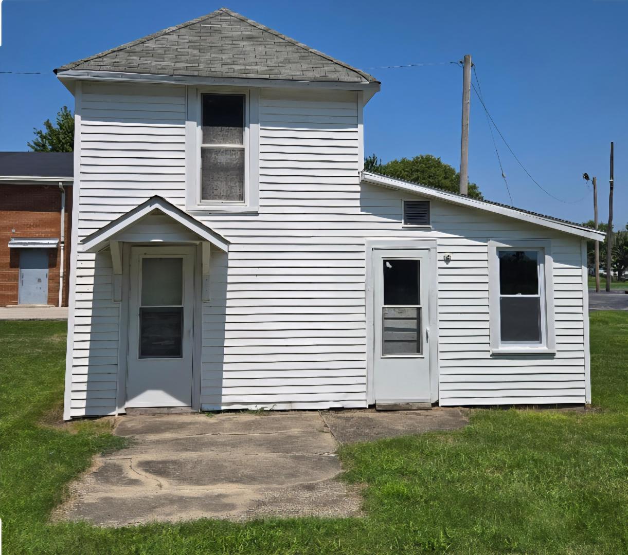 101 Vine St., Ludlow, IL 60949