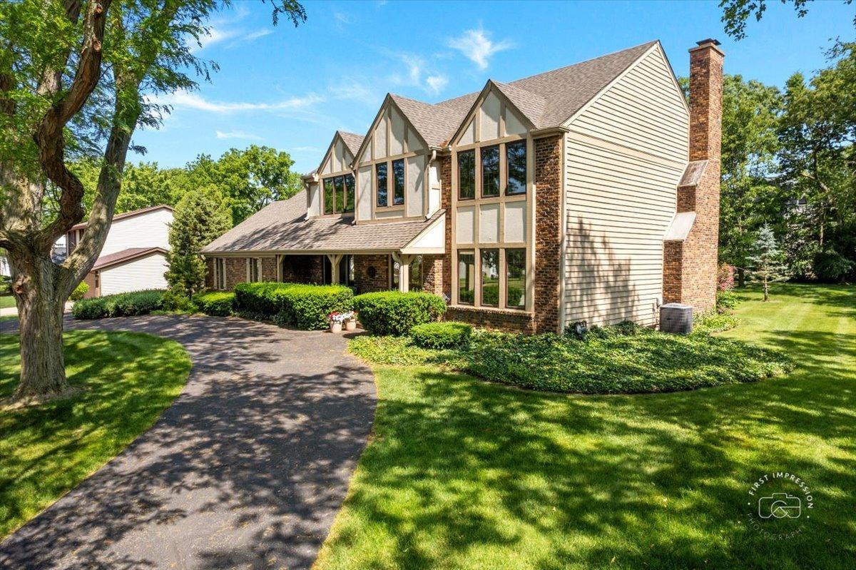 967 W Bauer Rd., Naperville, IL 60563