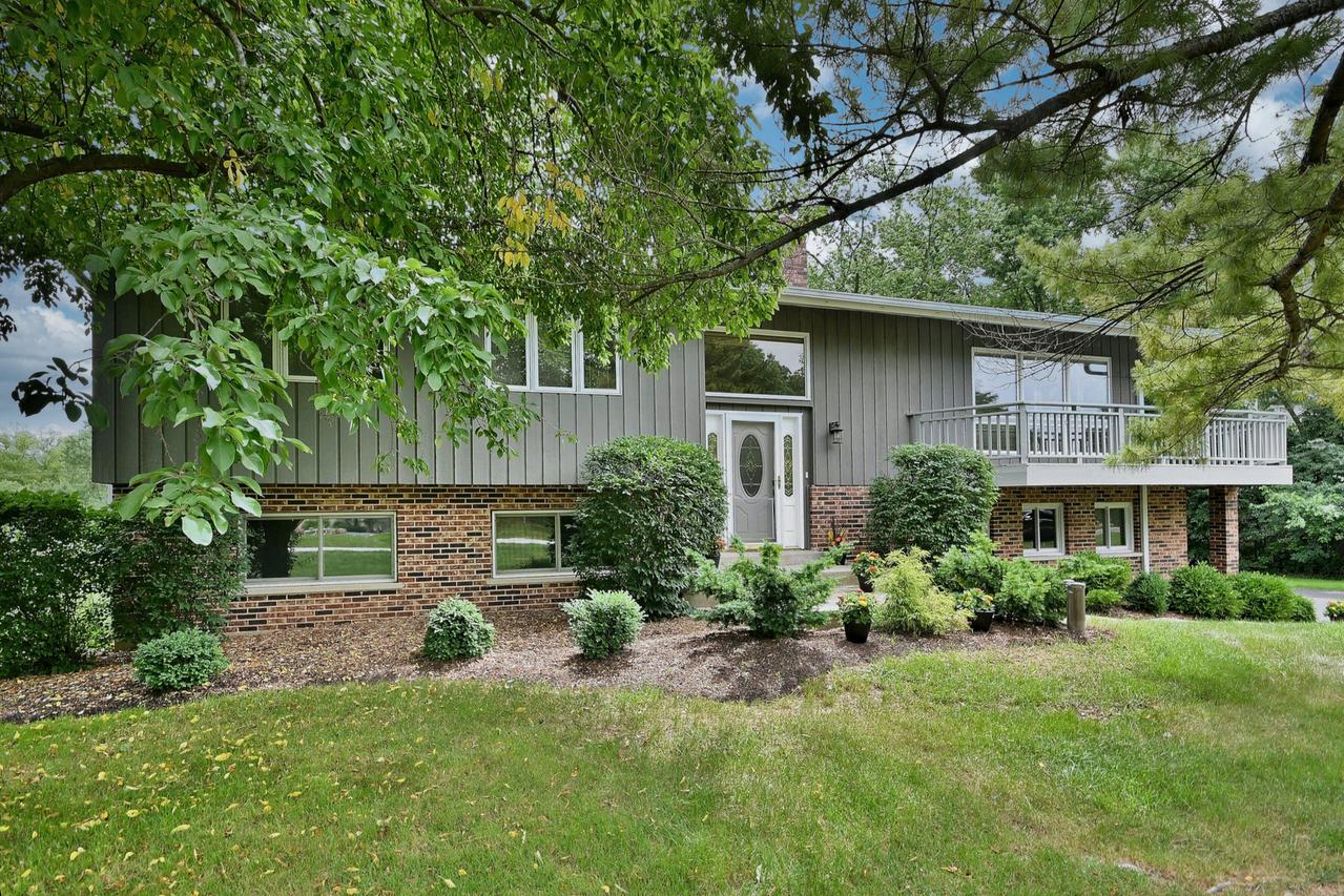 105 Haman Rd., Inverness, IL 60067