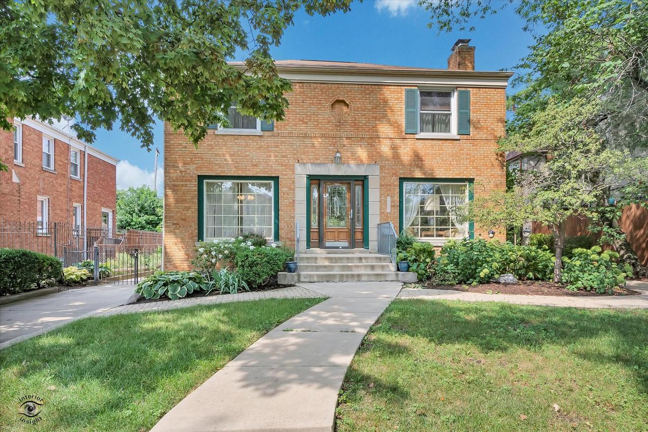 9406 S Leavitt St., Chicago, IL 60643