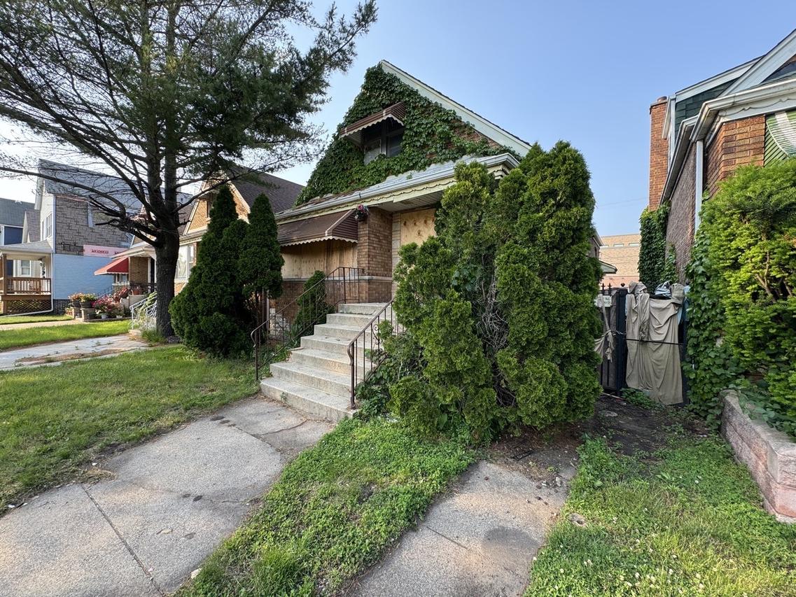 8371 S Baltimore Ave., Chicago, IL 60617