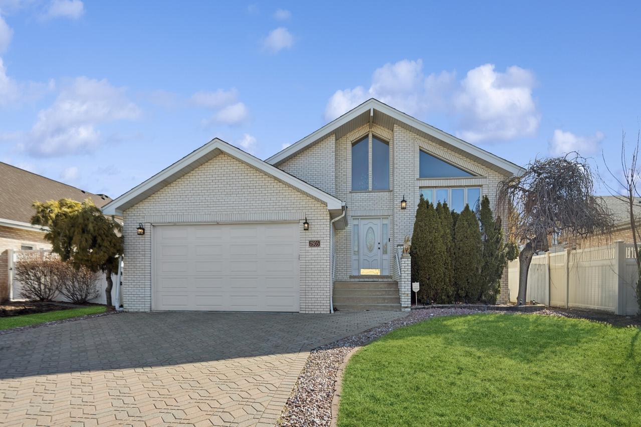 7505 Blazer Ave., Justice, IL 60458