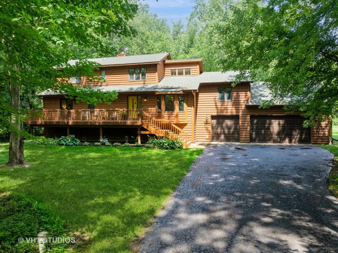 2320 Crystal Way, Crystal Lake, IL 60014