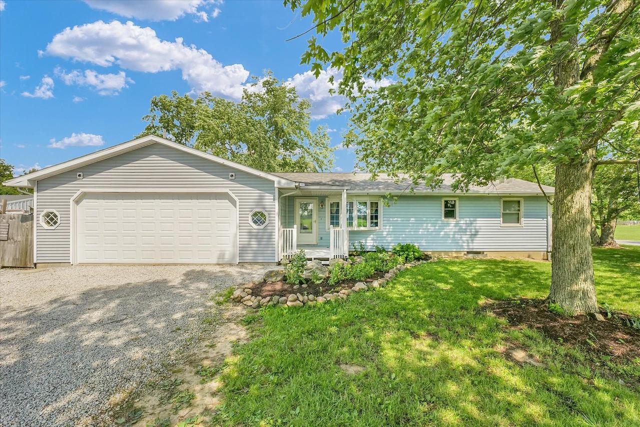 2552 County Road 500, Mahomet, IL 61853