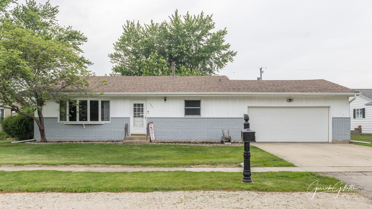 423 N Pine St., Waterman, IL 60556