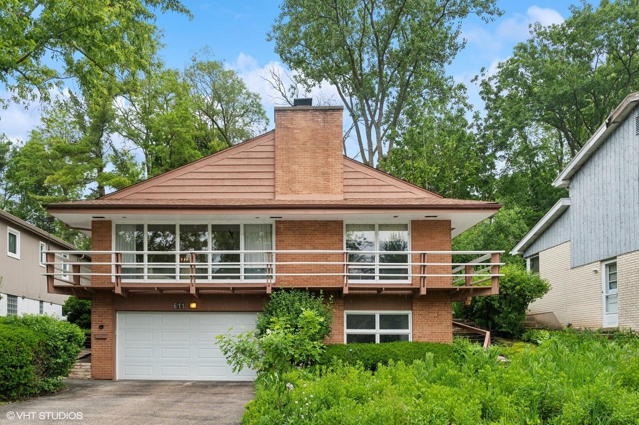 611 Hillside Dr., Highland Park, IL 60035