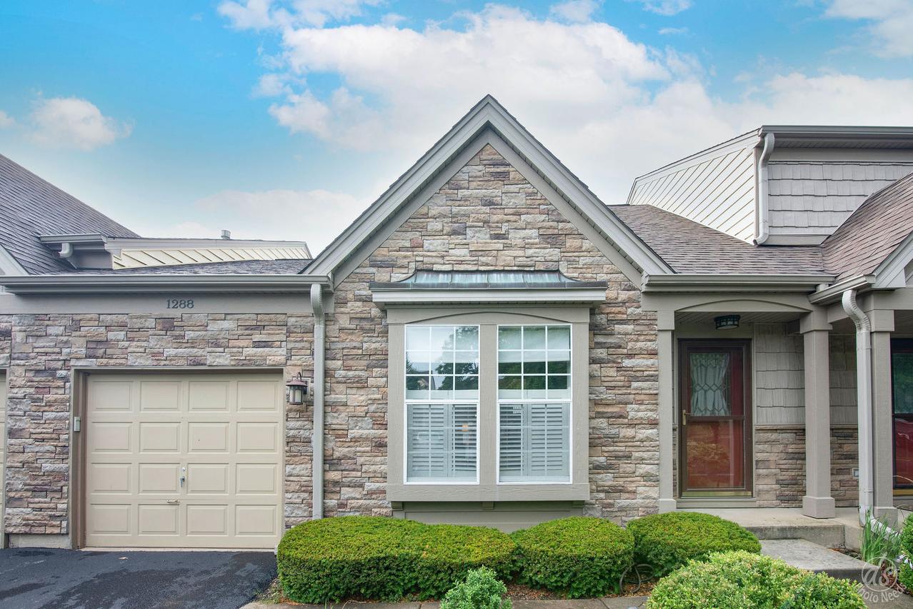 1288 Seabury Cir., Carol Stream, IL 60188