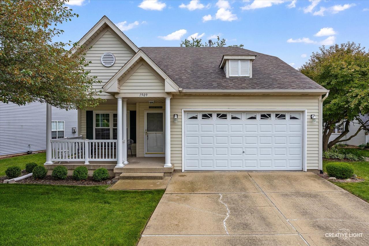 1909 Lakeside Dr., Montgomery, IL 60538