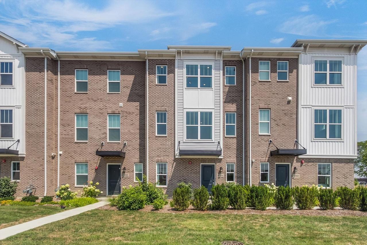1058 E Oakton St., Des Plaines, IL 60018
