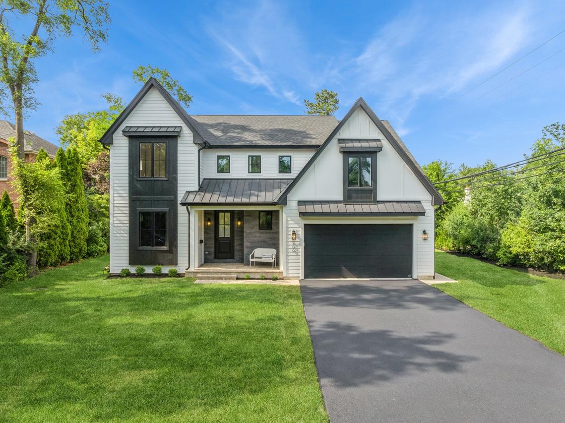 900 Pleasant Ln., Glenview, IL 60025