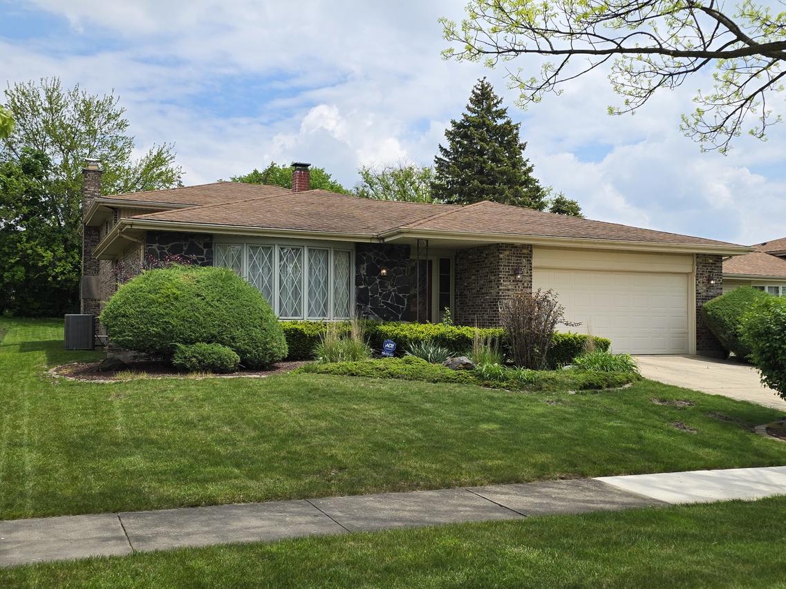 7725 Sawyer Rd., Darien, IL 60561